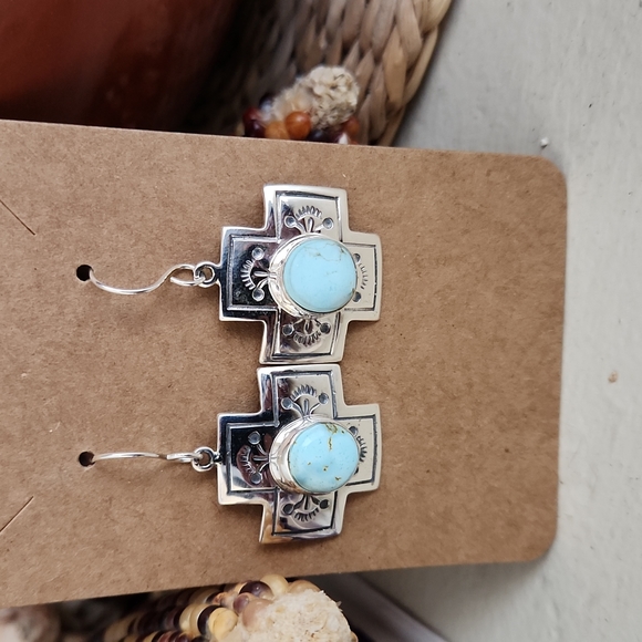 Beautiful NWOT Native American Navajo Golden Hills Turquoise Cross Earrings 💙 - Picture 8 of 9